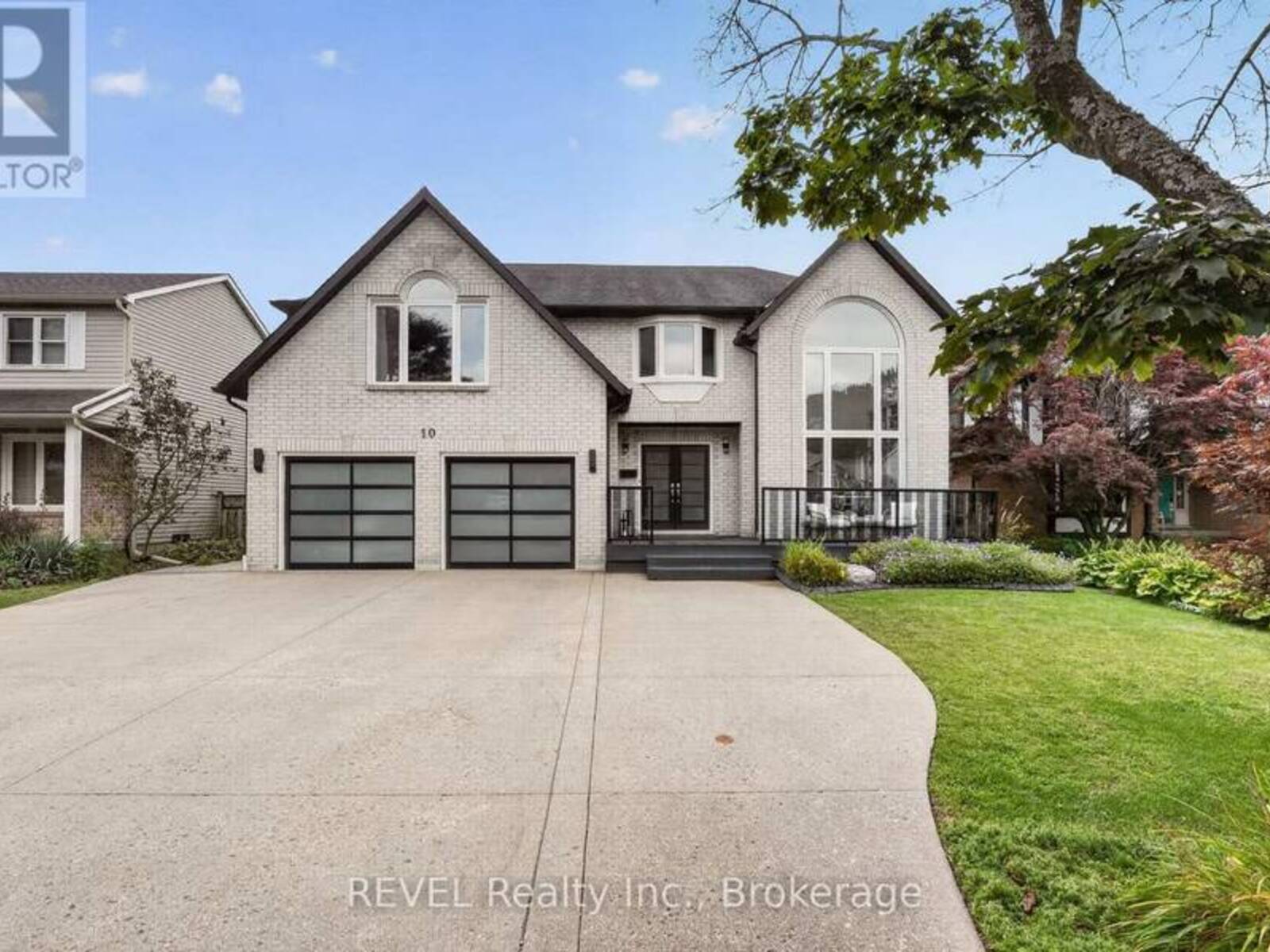 10 MEADOWBROOK LANE, Fonthill, Ontario L0S 1E4