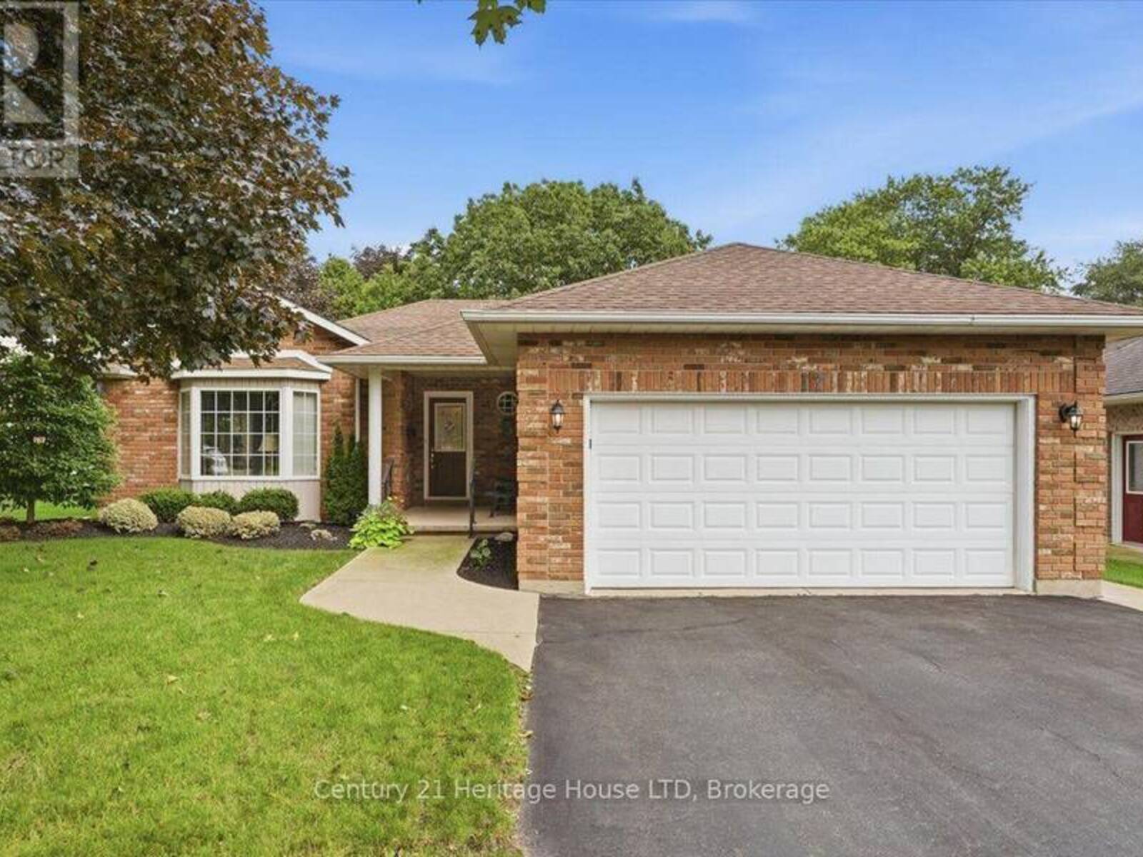 17 OAKRIDGE BOULEVARD, Fonthill, Ontario L0S 1E5