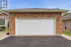 17 OAKRIDGE BOULEVARD | Fonthill Ontario | Slide Image Four