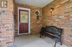 17 OAKRIDGE BOULEVARD | Fonthill Ontario | Slide Image Five