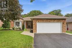 17 OAKRIDGE BOULEVARD | Fonthill Ontario | Slide Image One