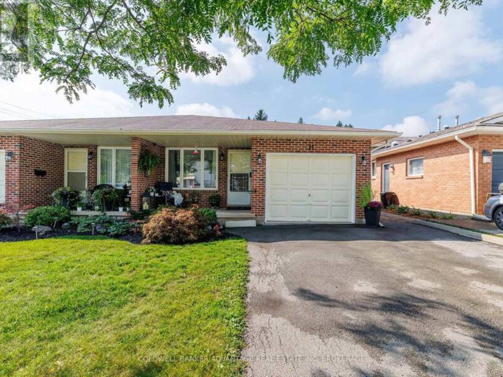 11 WOODLAND DRIVE, Welland, Ontario L3C 7C9