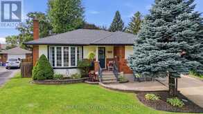 4993 RENDALL CRESCENT | Niagara Falls Ontario | Slide Image Three