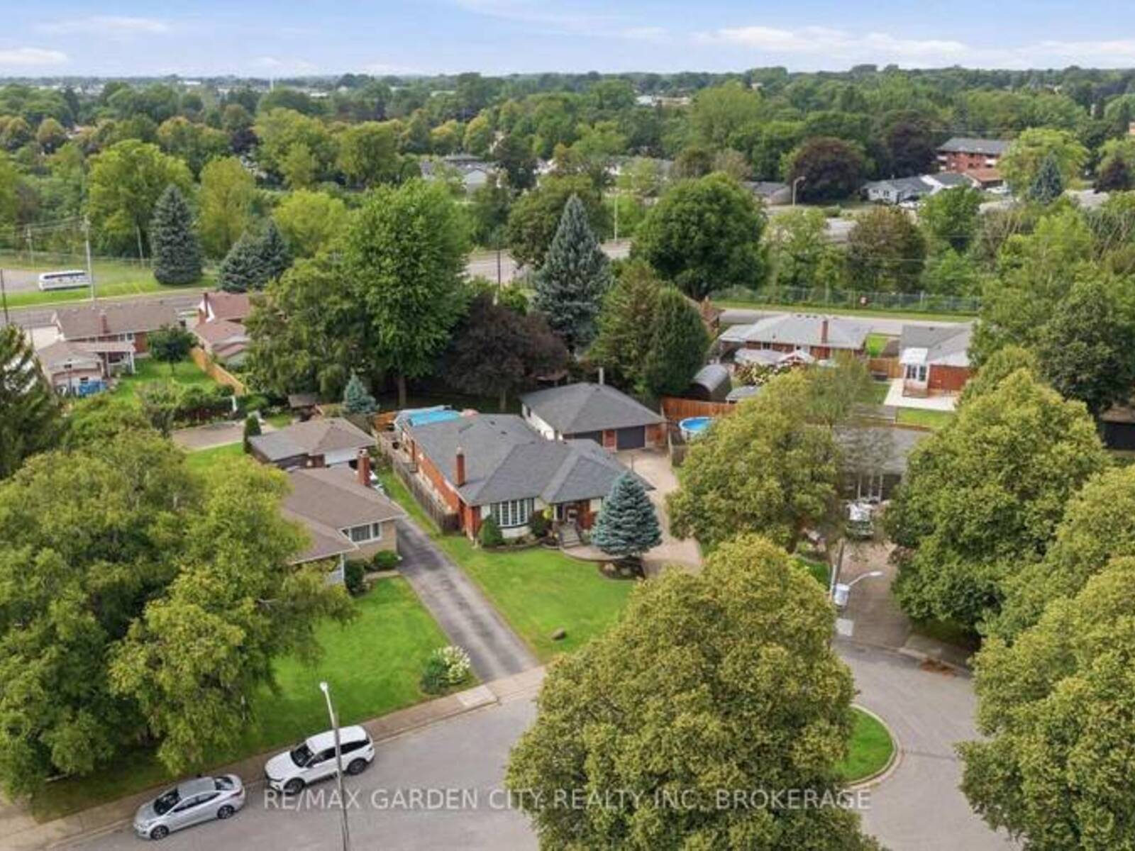 4993 RENDALL CRESCENT, Niagara Falls, Ontario L2E 5E6