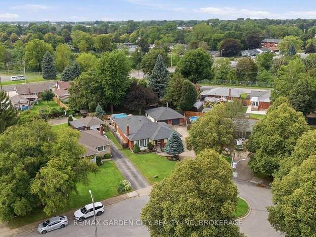 4993 RENDALL CRESCENT Niagara Falls Ontario, L2E 5E6 - 6 Bedrooms Home For Sale