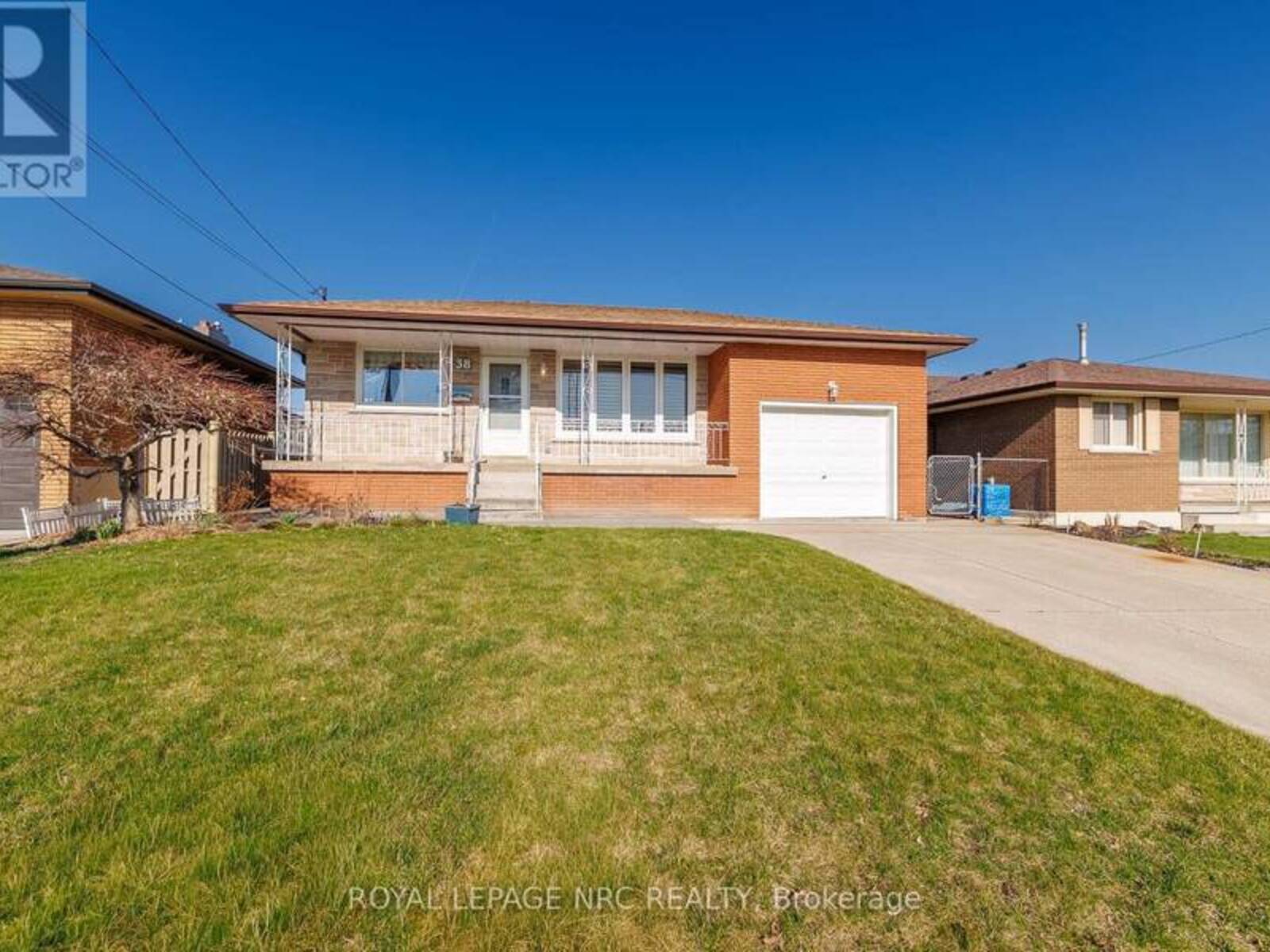 38 RIVERCREST ROAD, Hamilton, Ontario L8E 1M9
