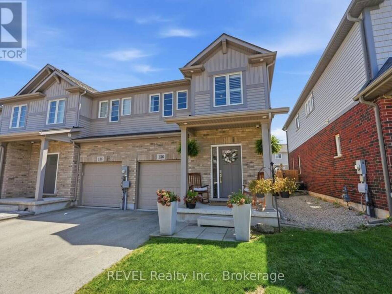 136 ACACIA ROAD, Fonthill, Ontario L0S 1E6
