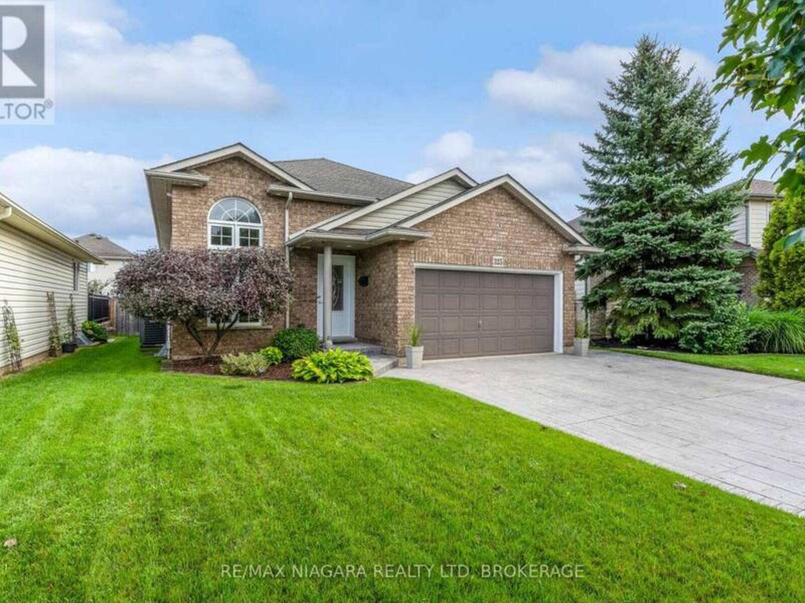 325 LEA CRESCENT, Welland, Ontario L3C 7J8
