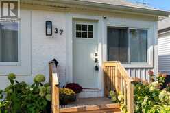 37 LOCK STREET | St. Catharines Ontario | Slide Image Six