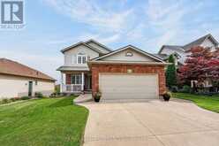 4039 BARRY DRIVE | Beamsville Ontario | Slide Image Four