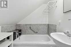 6068 DIXON STREET | Niagara Falls Ontario | Slide Image Twenty