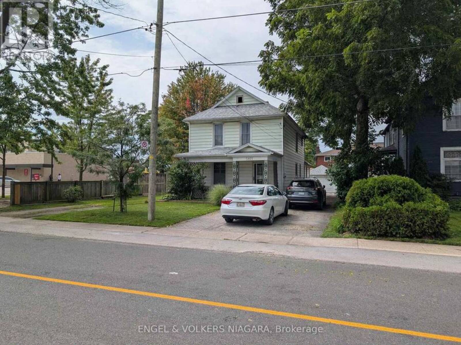 5821 LEONARD AVENUE, Niagara Falls, Ontario L2G 4R5