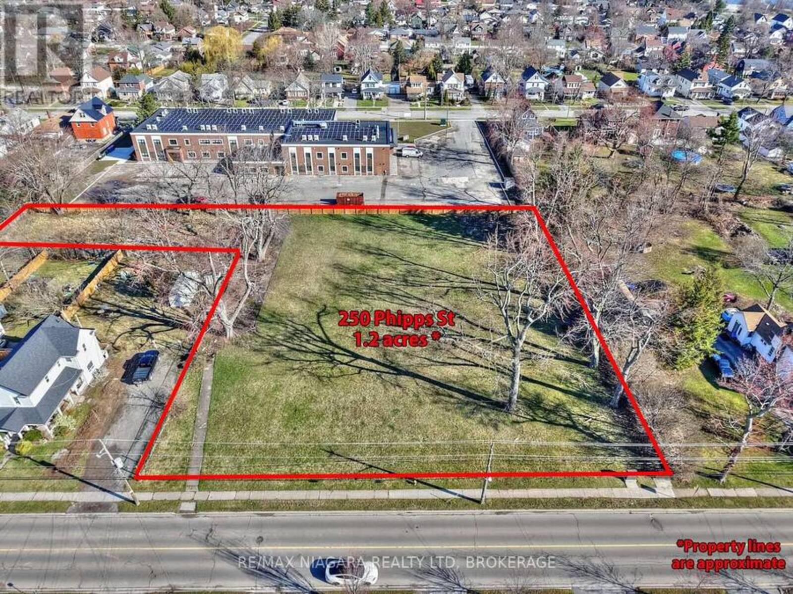 250 PHIPPS STREET, Fort Erie, Ontario L2A 2V5