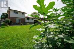 7 DOLLY CIRCLE | St. Catharines Ontario | Slide Image Three