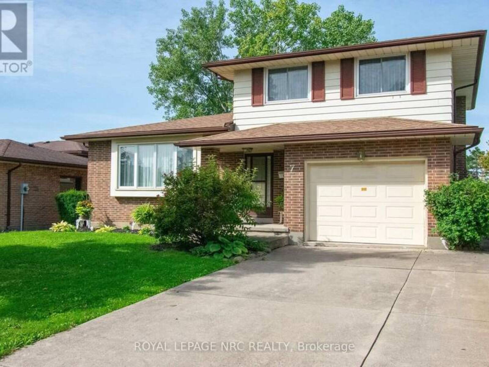 7 DOLLY CIRCLE, St. Catharines, Ontario L2P 3T2