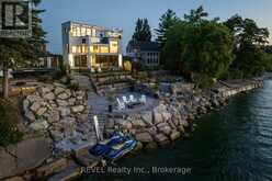 6 FIRELANE 11A STREET | Niagara-on-the-Lake Ontario | Slide Image Three
