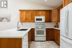 23 MYRTLE AVENUE | St. Catharines Ontario | Slide Image Ten