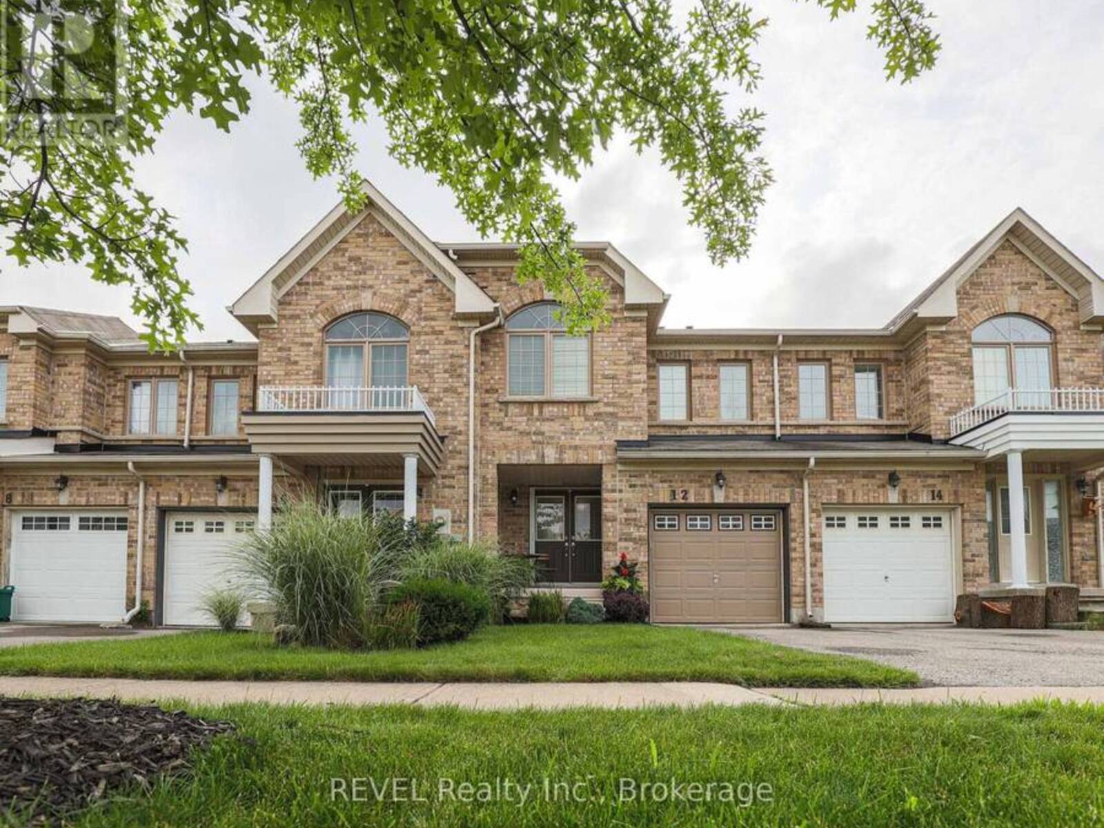 12 COLONEL LYALL STREET, St. Catharines, Ontario L2P 0B1