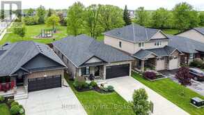 15 WILLOWBROOK DRIVE | Welland Ontario | Slide Image Two