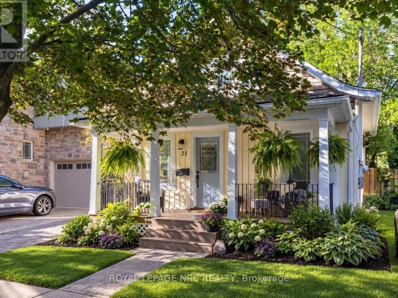21 JOHNSTON STREET, St. Catharines, Ontario L2N 5K7