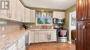 25 SHERWOOD FOREST TRAIL | Welland Ontario | Slide Image Fifteen