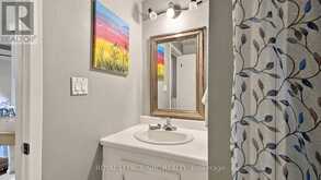 25 SHERWOOD FOREST TRAIL | Welland Ontario | Slide Image Thirty-six