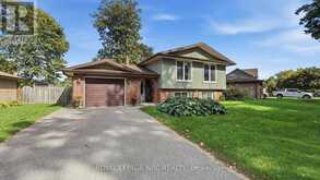 25 SHERWOOD FOREST TRAIL | Welland Ontario | Slide Image Three