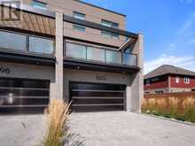 100 MOODY STREET | Fonthill Ontario | Slide Image Three