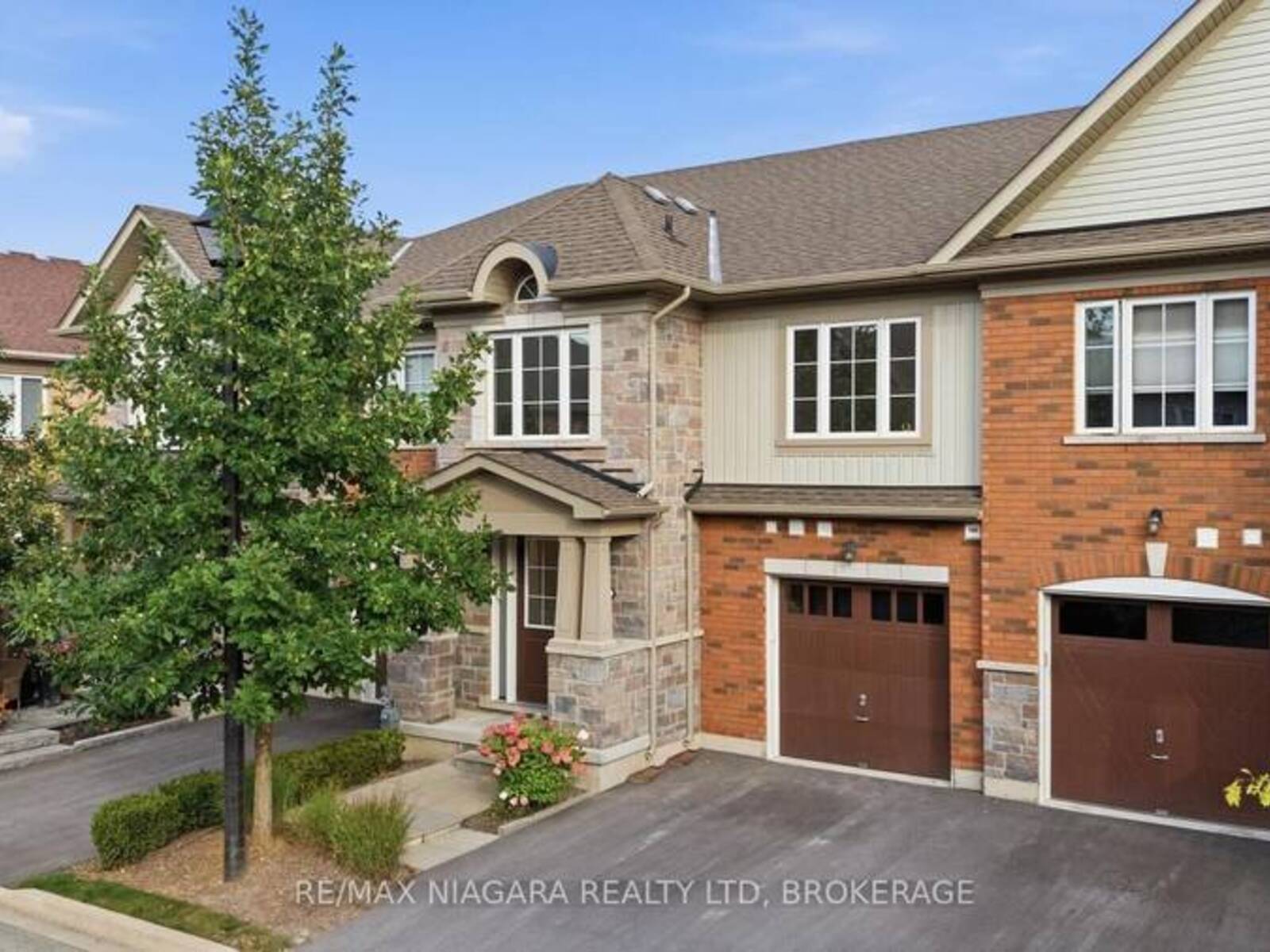 12 GEORGE MANOR, Niagara-on-the-Lake, Ontario L0S 1J0