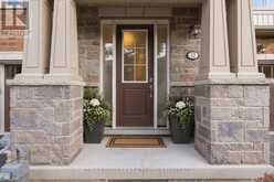 12 GEORGE MANOR | Niagara-on-the-Lake Ontario | Slide Image Three