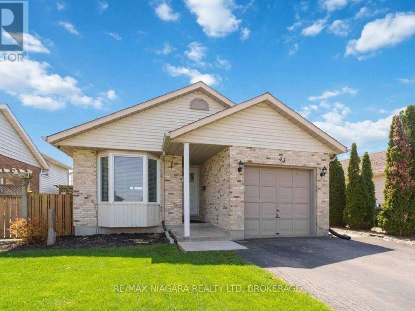 41 EASTWOOD DRIVE, Welland, Ontario L3C 6W1