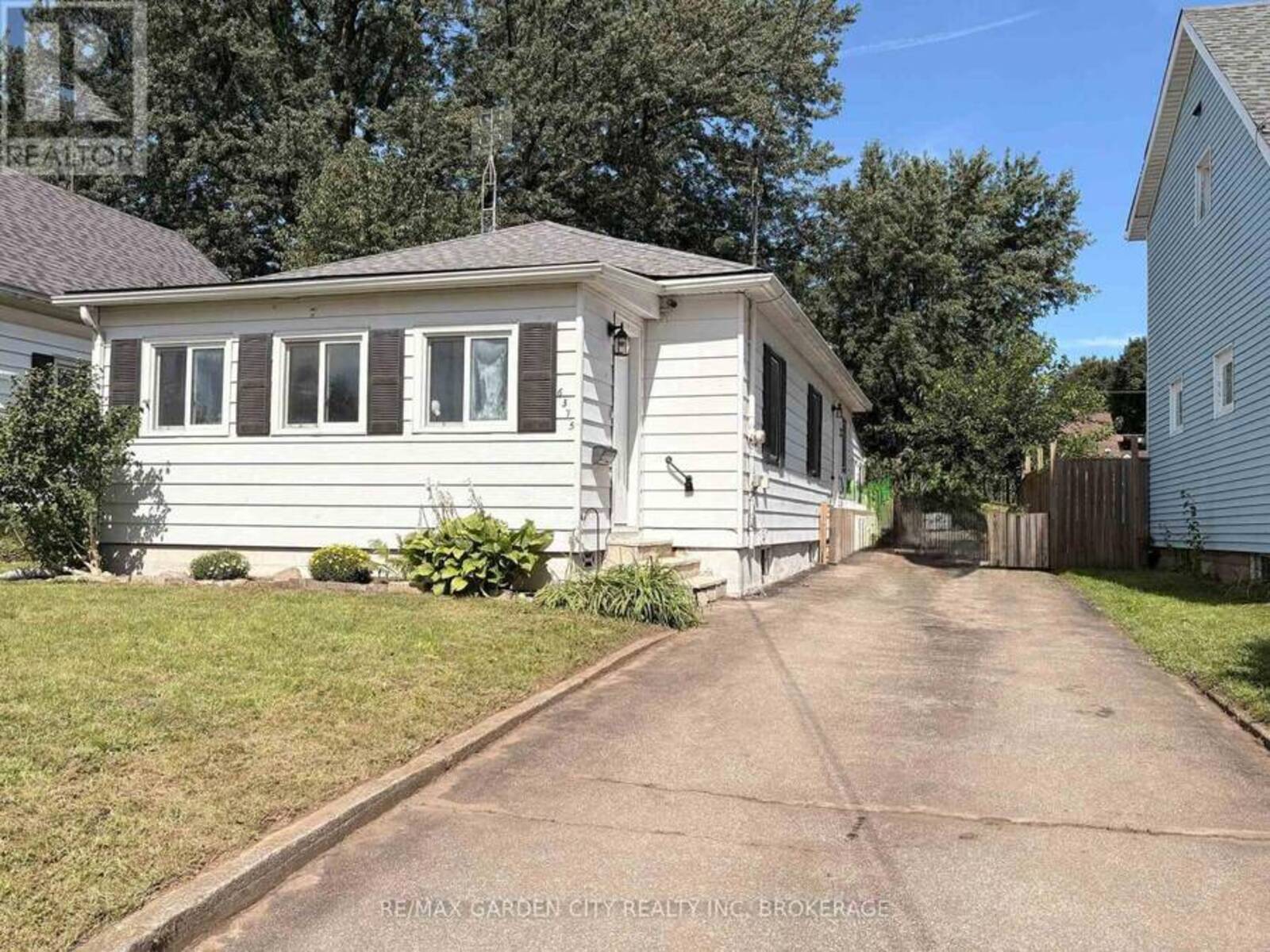 6375 CULP STREET, Niagara Falls, Ontario L2G 2C2