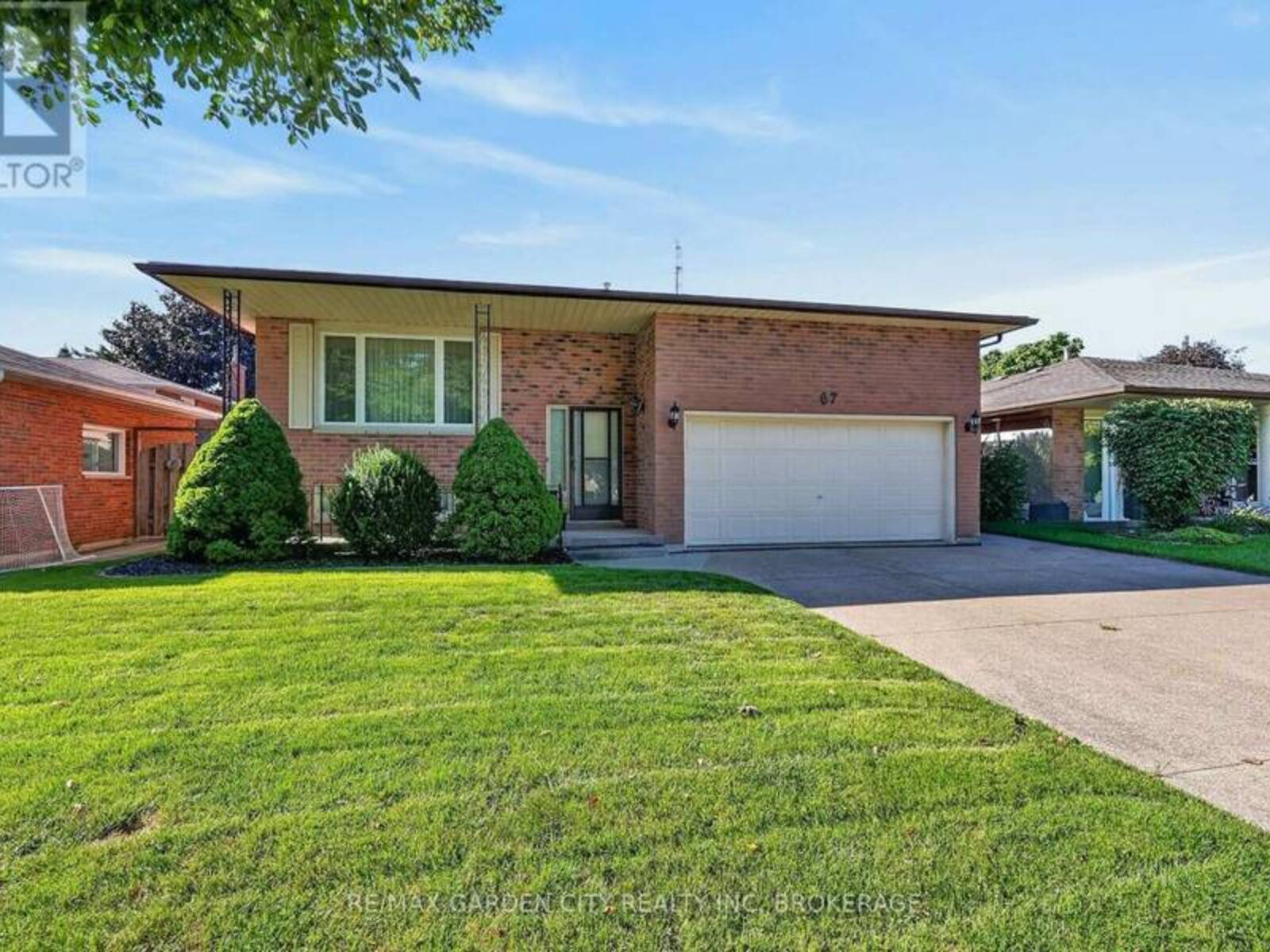 67 COLLEGE PARK DRIVE, Welland, Ontario L3C 6Z7