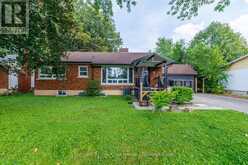 6 GREENOCK CIRCLE | St. Catharines Ontario | Slide Image Four