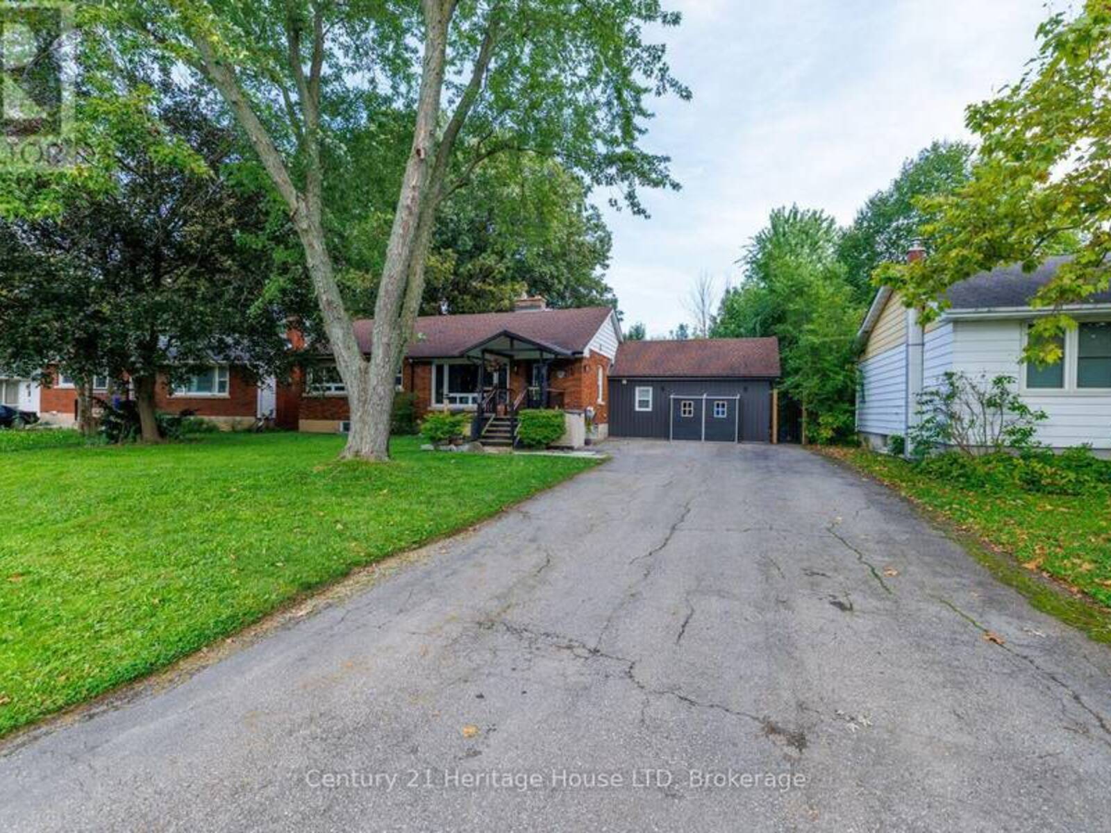 6 GREENOCK CIRCLE, St. Catharines, Ontario L2S 1B4