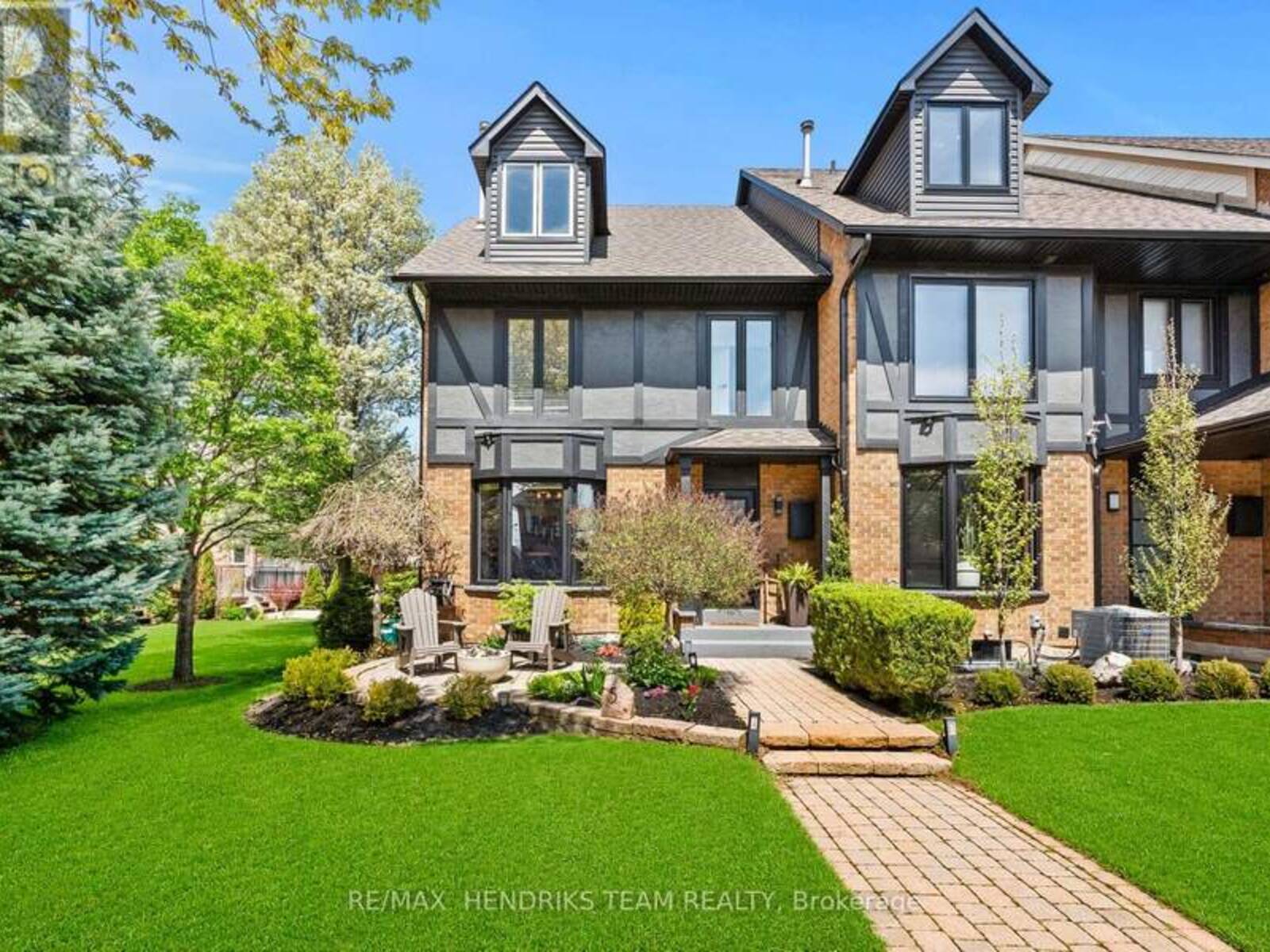 5 HARBOUR DRIVE, Hamilton, Ontario L8E 4Z4