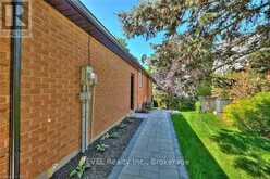 26 OAKRIDGE BOULEVARD | Fonthill Ontario | Slide Image Thirty-four