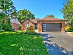 26 OAKRIDGE BOULEVARD Fonthill Ontario, L0S 1E5