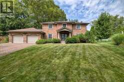 16 WILLOWDALE COURT | Fonthill Ontario | Slide Image One