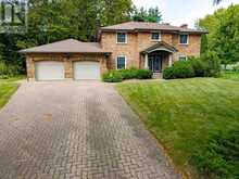 16 WILLOWDALE COURT | Fonthill Ontario | Slide Image Two