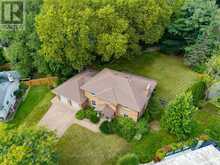 16 WILLOWDALE COURT | Fonthill Ontario | Slide Image Three