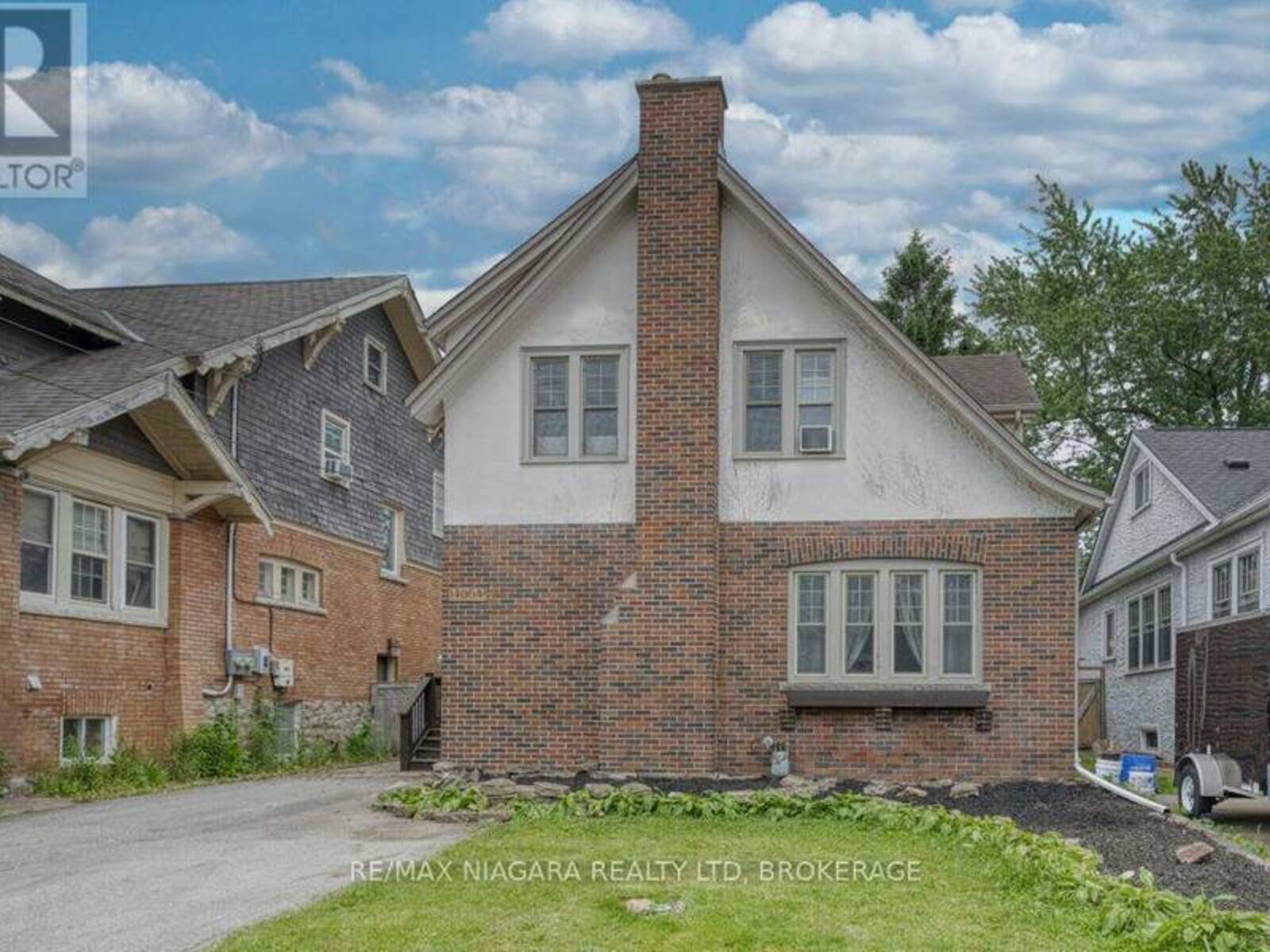 4864 SIMCOE STREET, Niagara Falls, Ontario L2E 1V9