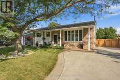 37 VIKING DRIVE | Grimsby Ontario | Slide Image Two