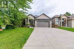7653 MULHERN STREET | Niagara Falls Ontario | Slide Image Three