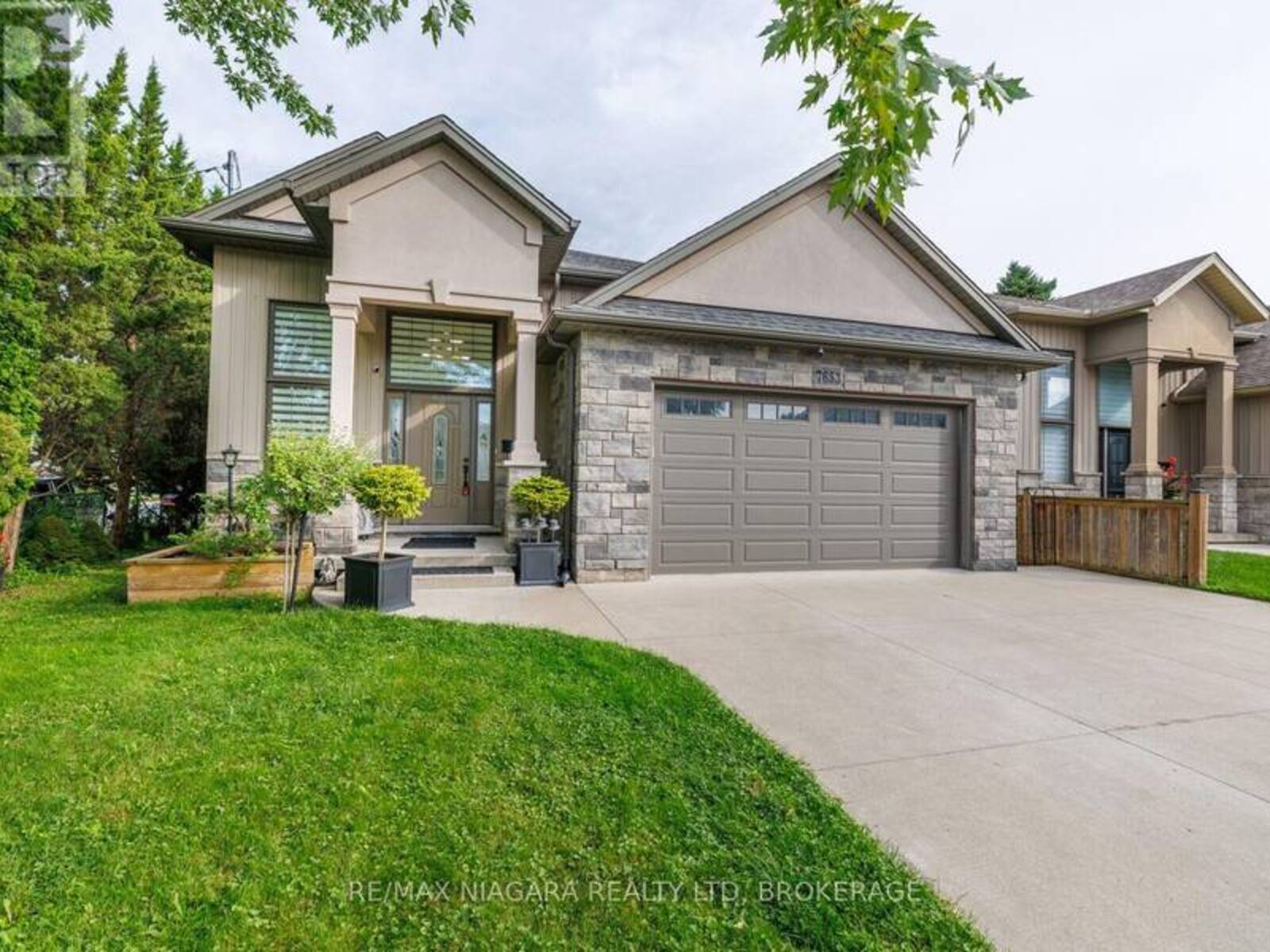 7653 MULHERN STREET, Niagara Falls, Ontario L2H 1B2