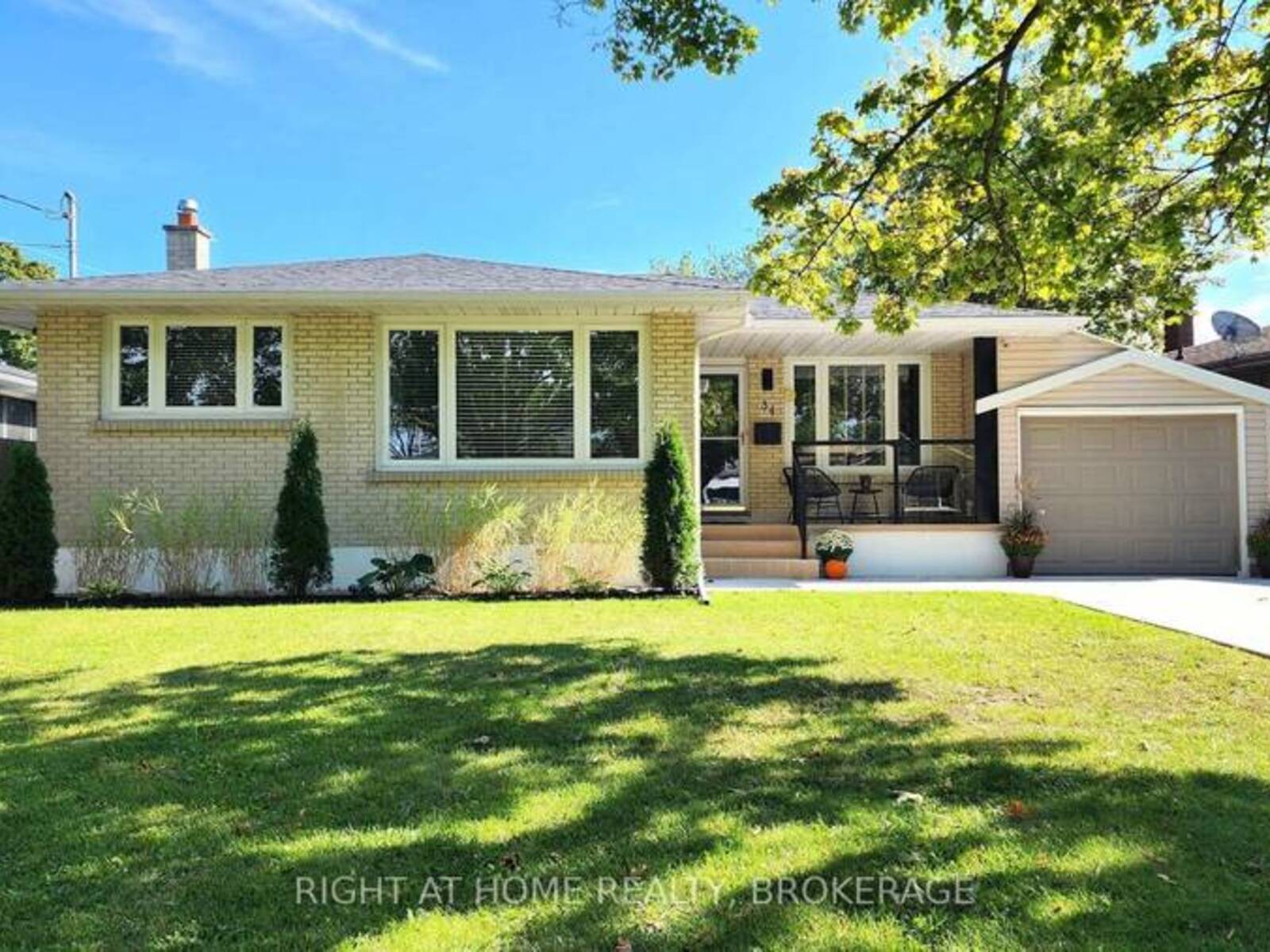 34 DENSGROVE DRIVE, St. Catharines, Ontario L2M 3M2