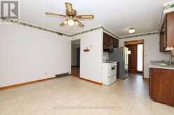 4166 CHIPPAWA PARKWAY | Niagara Falls Ontario | Slide Image Twelve