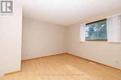 4166 CHIPPAWA PARKWAY | Niagara Falls Ontario | Slide Image Sixteen