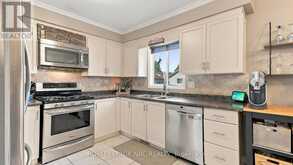 32 POPLAR CRESCENT | Welland Ontario | Slide Image Sixteen