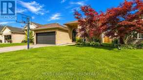 4 MASON DRIVE | Fonthill Ontario | Slide Image Two